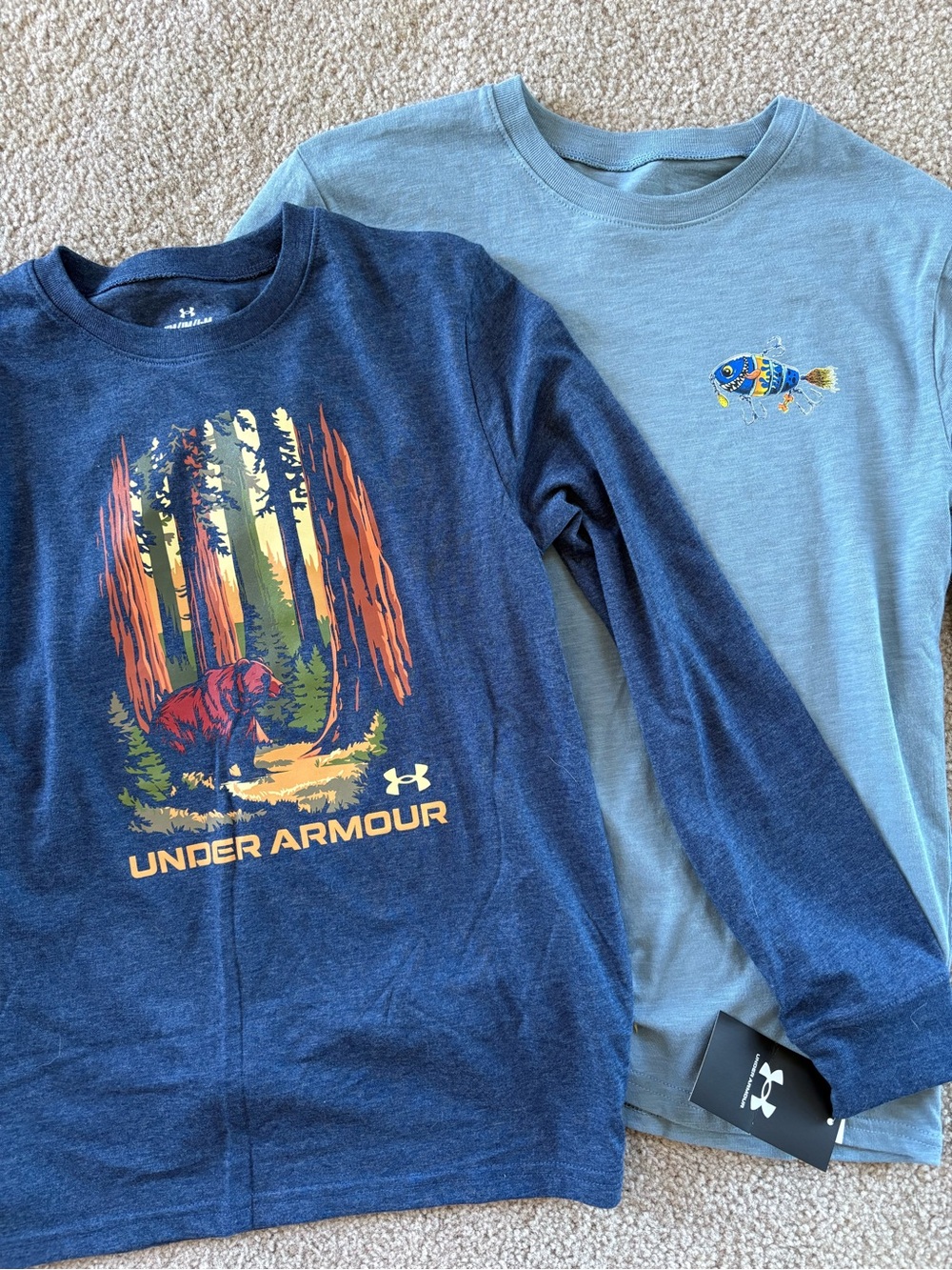 Under Armour Kids' Boys set lot of 2 graphic Long Sleeve tshirts size medium NWT